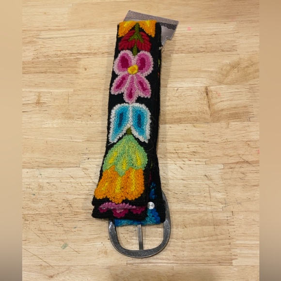 Fashion tidbits wool embroidered belt one size
40” length 2” wide 100% wool - Picture 3 of 8